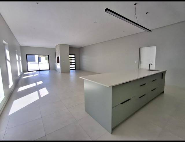 3 BEDROOM HOUSE FOR SALE IN SHELLEY POINT